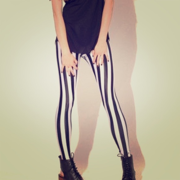 Blackmilk Pants - BLACKMILK Beetlejuice leggings Blackmilk Pants - BLACKMILK Beetlejuice leggings